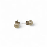 Classic button pearl stud earrings in rhodium‚ plated sterling silver